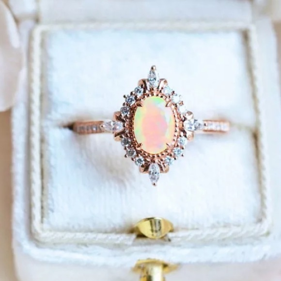 ¥ NEW ROSE GOLD FIRE OPAL RHINESTONE RING - Picture 3 of 5